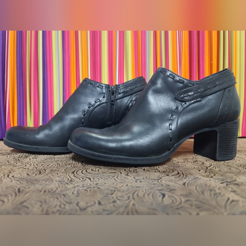 Clarks 6M Black Chunky Platforms